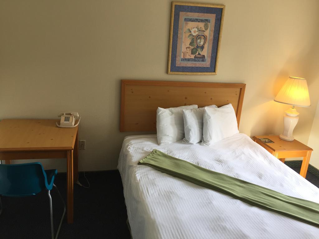 Bay Inn And Suites Сан-Диего Номер фото